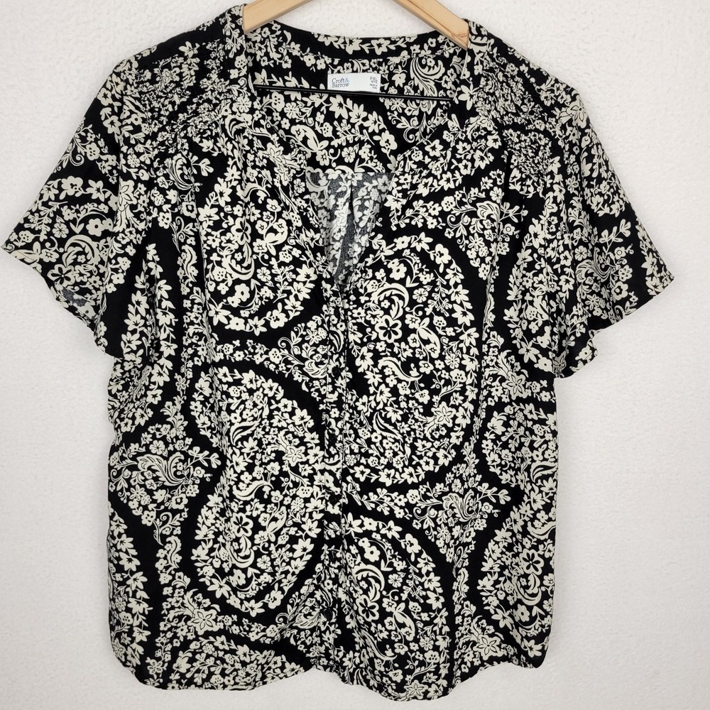 Croft & Barrow Black White Floral Button Front V-Neck Top PXL Petite Office Chic